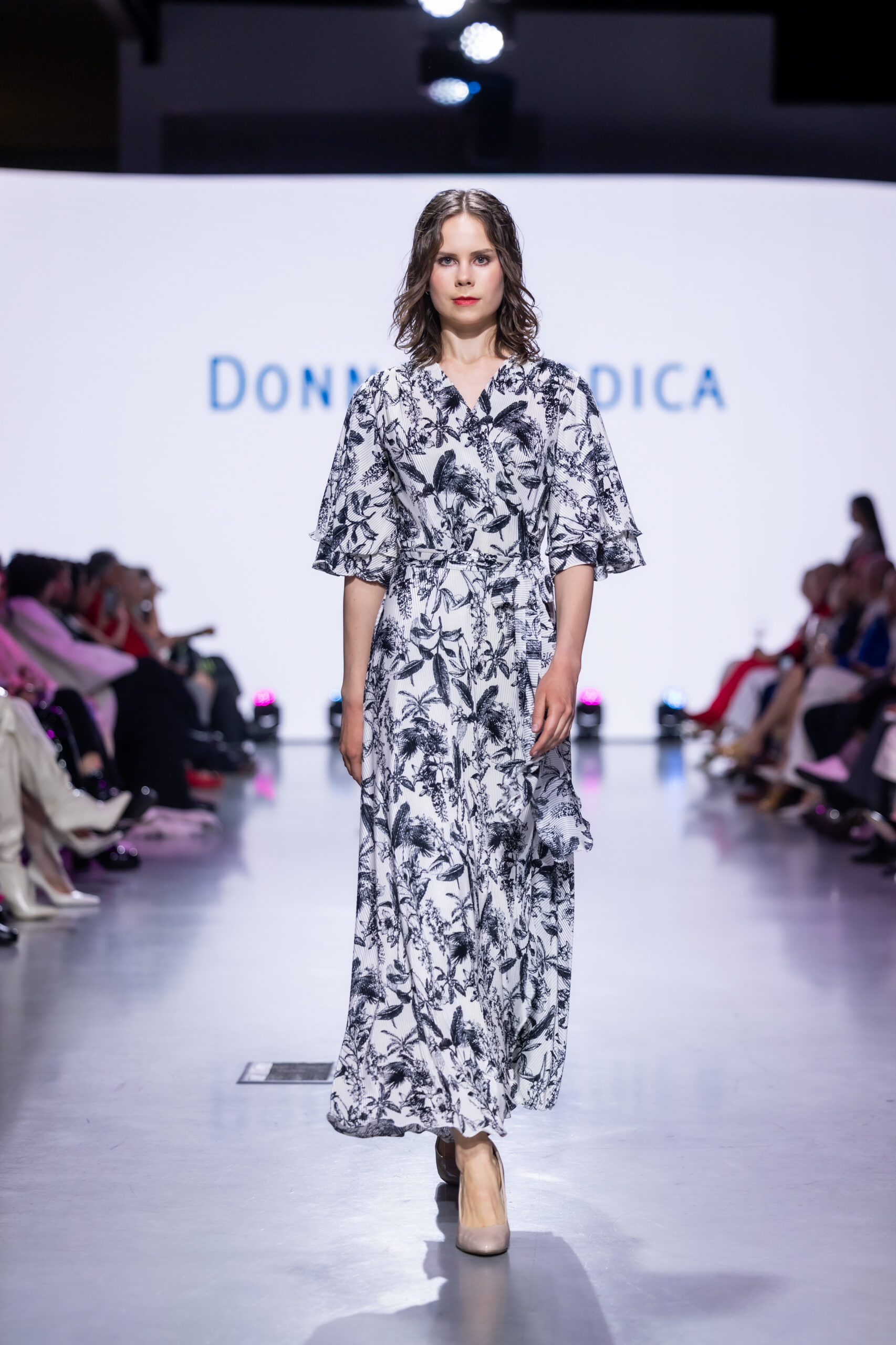 plissee wrap dress maxi white-black HERBA