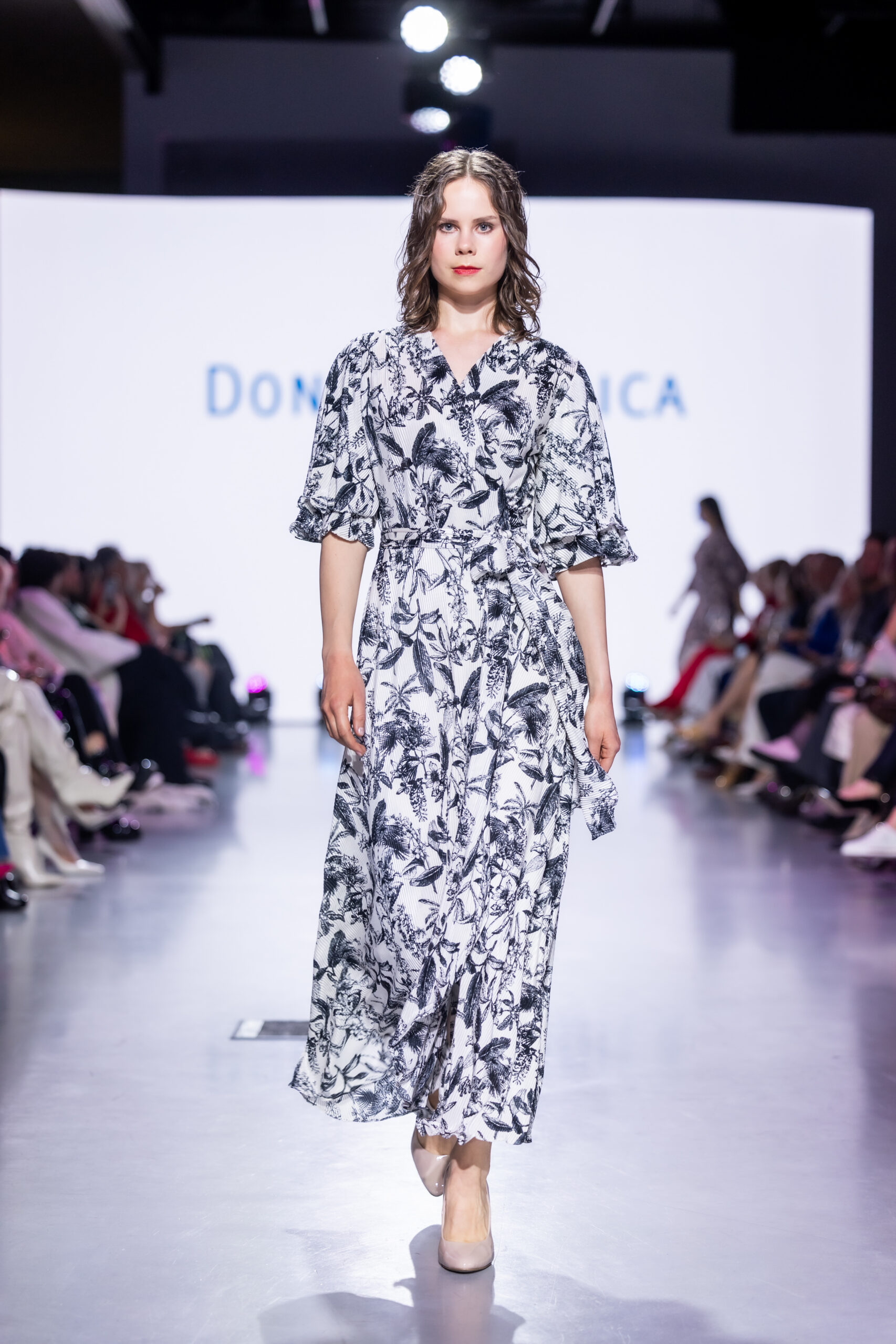 plissee wrap dress maxi white-black HERBA