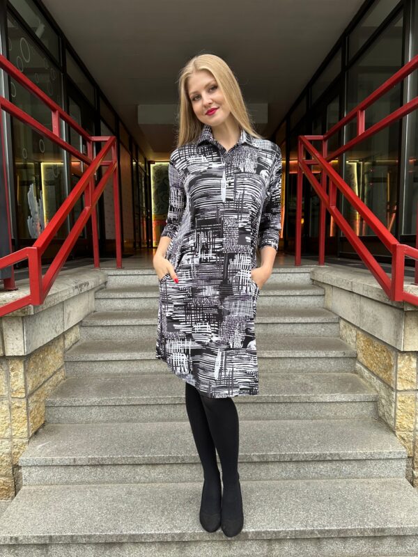 black and white graphic print tunic dress