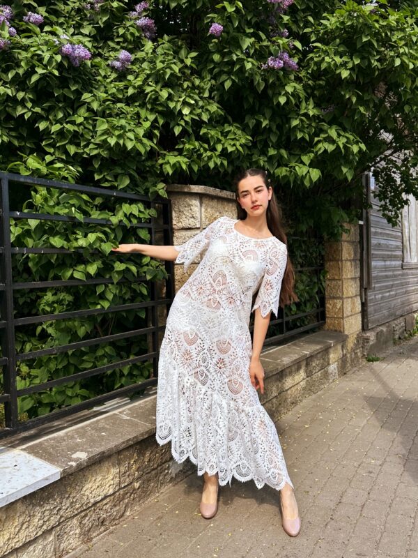 white lace long dress