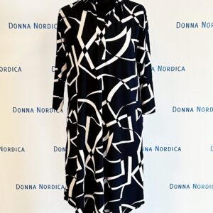 blackandwhite graphiic print tunic dress
