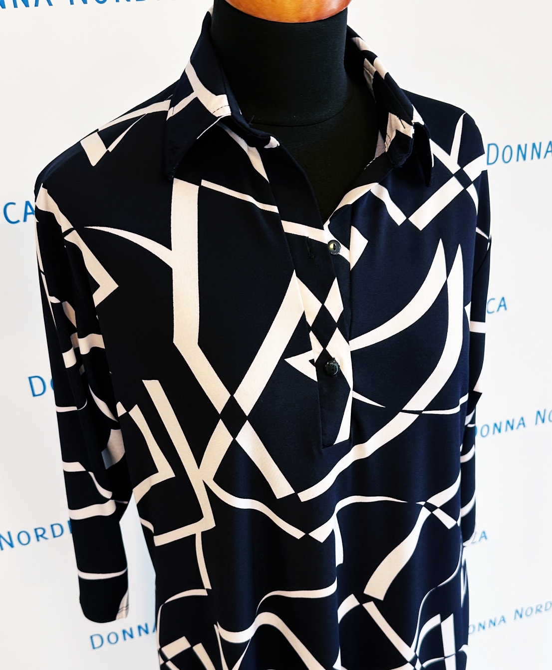 blackandwhite graphiic print tunic dress