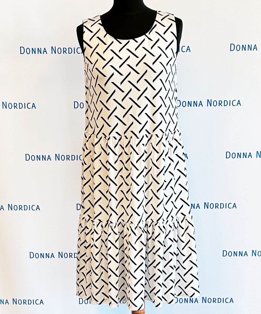 whiteandblack viscose dress