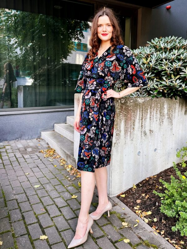 fantasy flower print black viscose kimonodress
