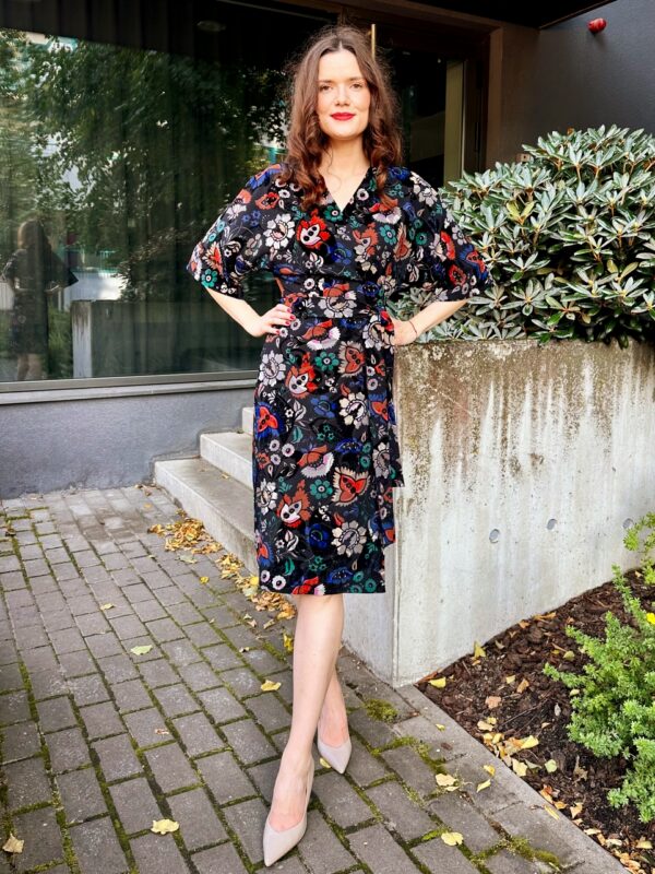 fantasy flower print black viscose kimonodress