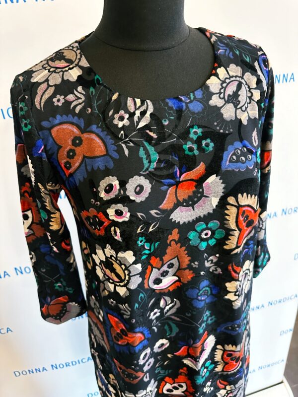 fantasy print black viscose dress