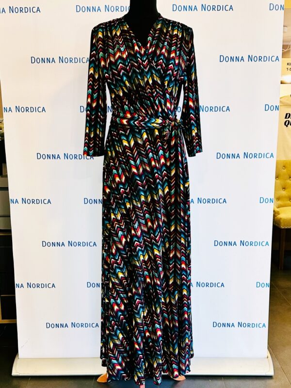 zigzag print maxi wrap dress